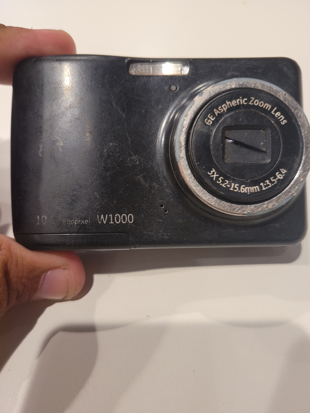 READ! General Electric W1000 10 MP Digital Camera -Truly a For Parts Camera